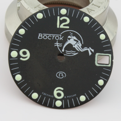 C3 - black Scubadiver dial - MINOR defects